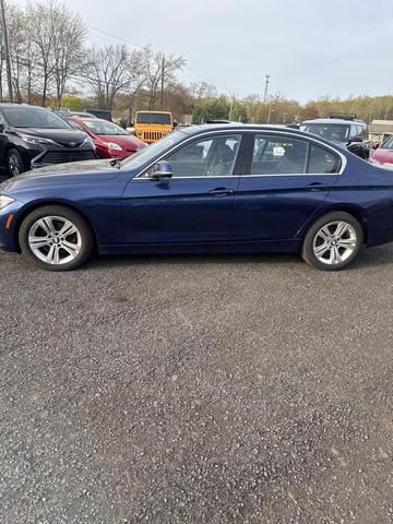 Photo of 2018 Mediterranean Blue Metallic BMW 330
