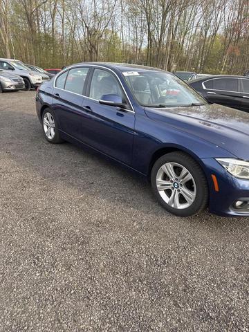 Photo of 2018 Mediterranean Blue Metallic BMW 330