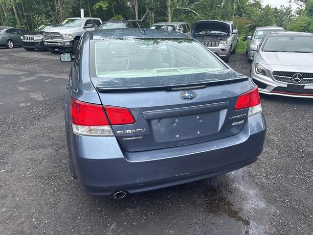 Photo of 2013 Twilight Blue Metallic Subaru Legacy