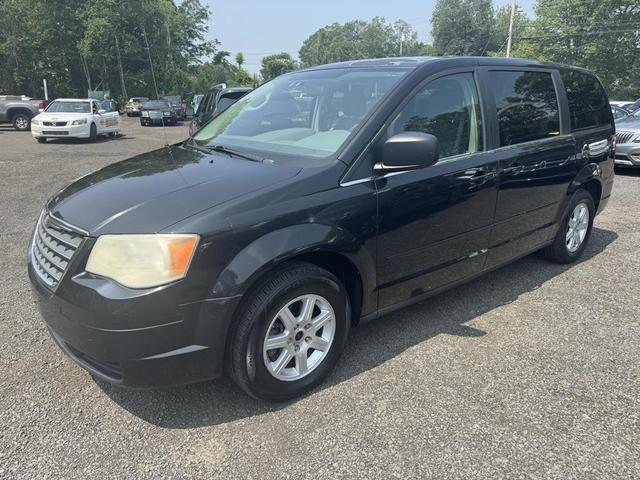 Photo of 2010 Brilliant Black Crystal Pearlcoat Chrysler Town & Country