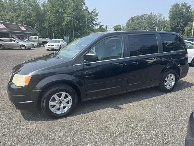 Photo of 2010 Brilliant Black Crystal Pearlcoat Chrysler Town & Country