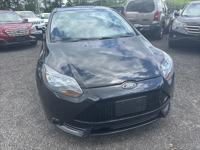 Photo of 2013 Tuxedo Black Metallic Ford Focus ST