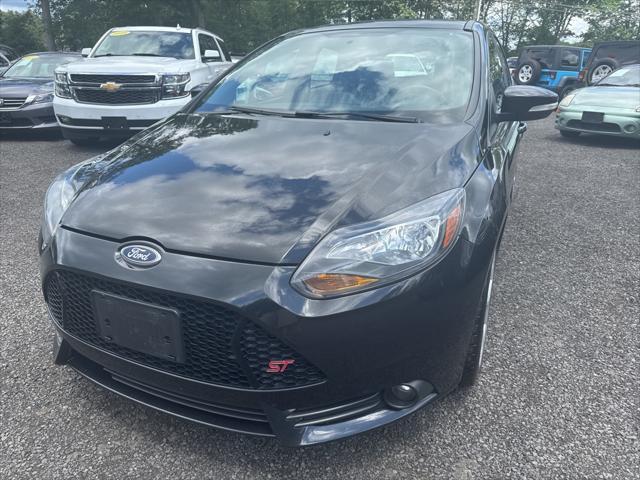 Photo of 2013 Tuxedo Black Metallic Ford Focus ST
