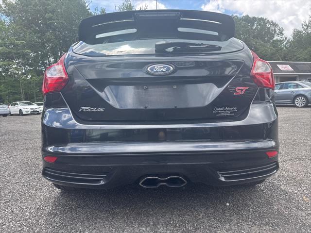 Photo of 2013 Tuxedo Black Metallic Ford Focus ST