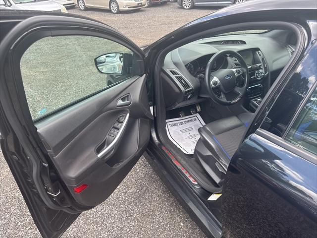 Photo of 2013 Tuxedo Black Metallic Ford Focus ST