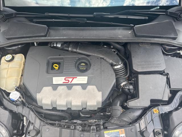 Photo of 2013 Tuxedo Black Metallic Ford Focus ST