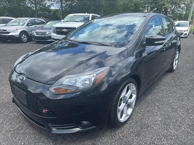 Photo of 2013 Tuxedo Black Metallic Ford Focus ST