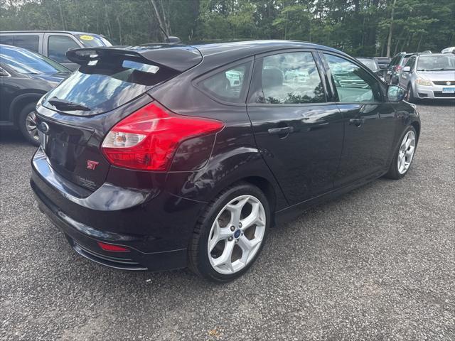 Photo of 2013 Tuxedo Black Metallic Ford Focus ST