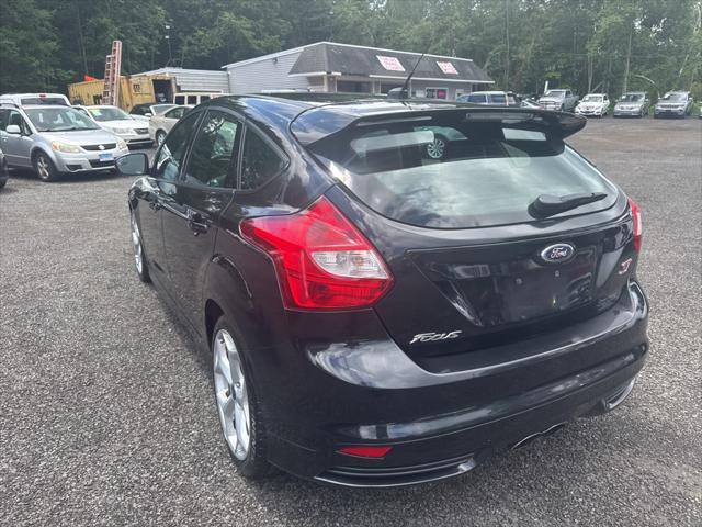 Photo of 2013 Tuxedo Black Metallic Ford Focus ST