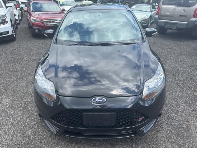 Photo of 2013 Tuxedo Black Metallic Ford Focus ST