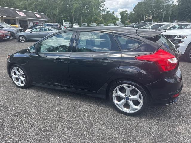 Photo of 2013 Tuxedo Black Metallic Ford Focus ST