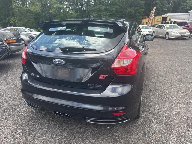 Photo of 2013 Tuxedo Black Metallic Ford Focus ST