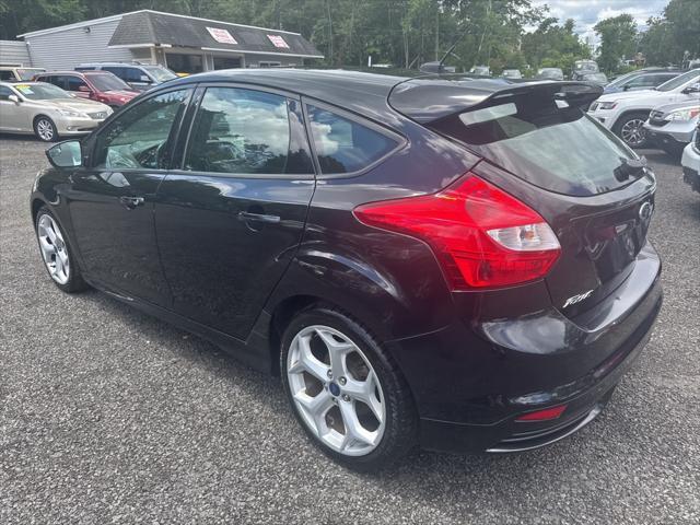 Photo of 2013 Tuxedo Black Metallic Ford Focus ST