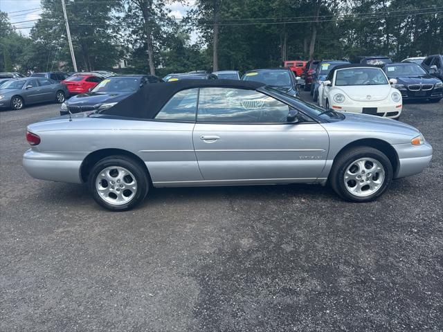 Photo of 2000 Silver Chrysler Sebring
