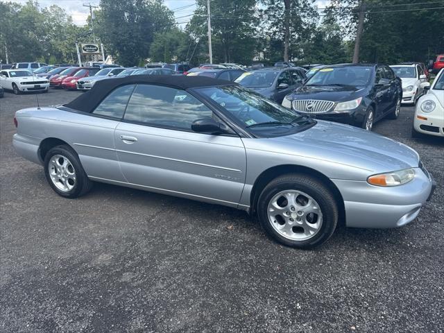 Photo of 2000 Silver Chrysler Sebring