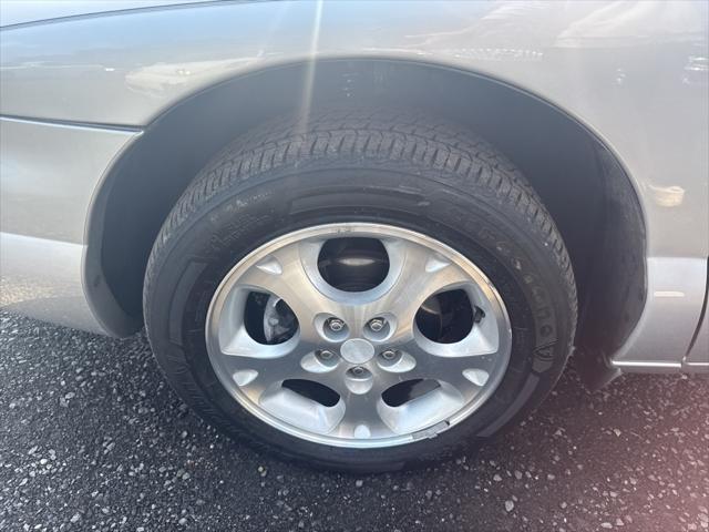 Photo of 2000 Silver Chrysler Sebring