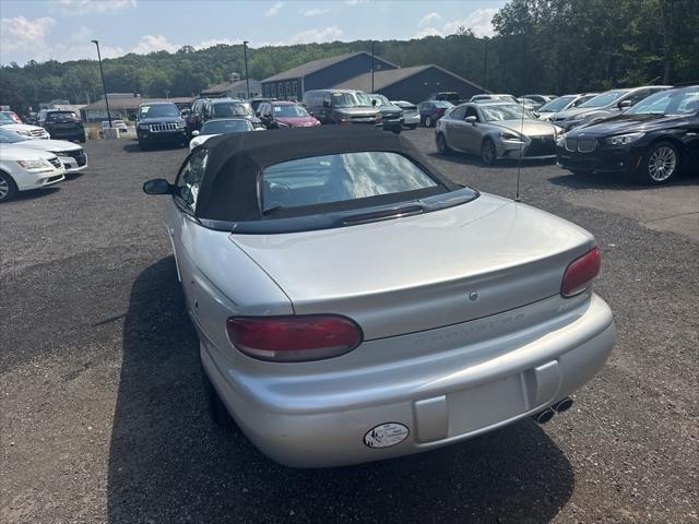 Photo of 2000 Silver Chrysler Sebring