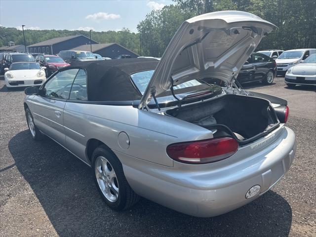 Photo of 2000 Silver Chrysler Sebring