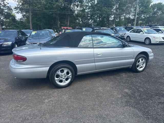 Photo of 2000 Silver Chrysler Sebring