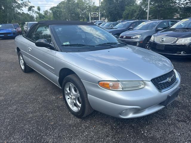 Photo of 2000 Silver Chrysler Sebring