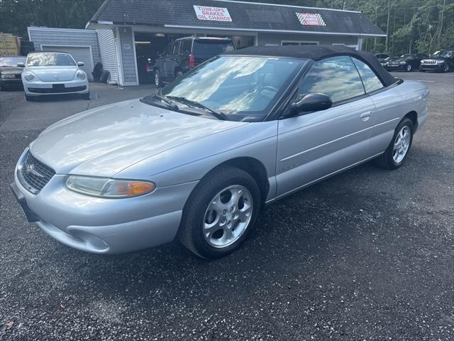 Photo of 2000 Silver Chrysler Sebring