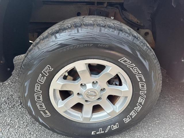 Photo of 2004 Black Nissan Titan