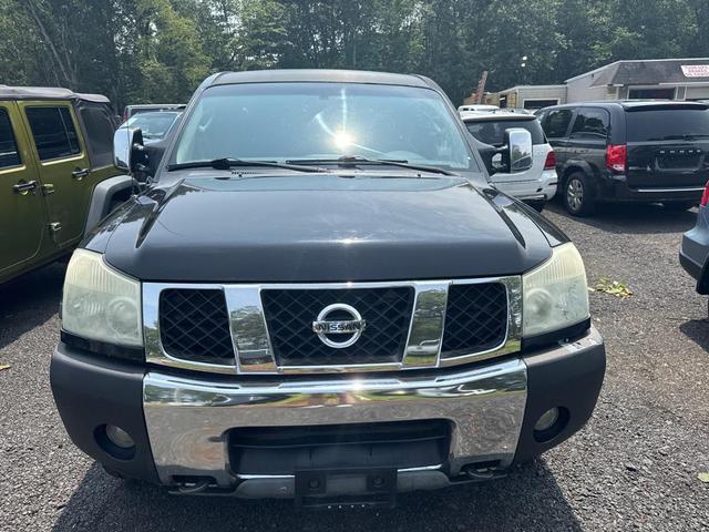 Photo of 2004 Black Nissan Titan