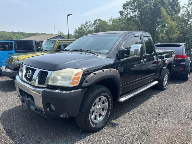 Photo of 2004 Black Nissan Titan