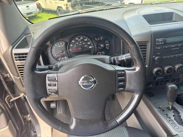 Photo of 2004 Black Nissan Titan