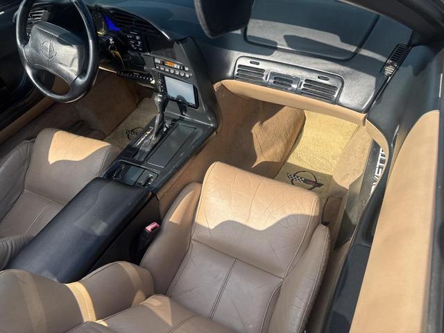 Photo of 1996 POLO GREEN Chevrolet Corvette