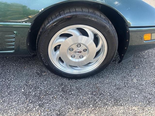 Photo of 1996 POLO GREEN Chevrolet Corvette