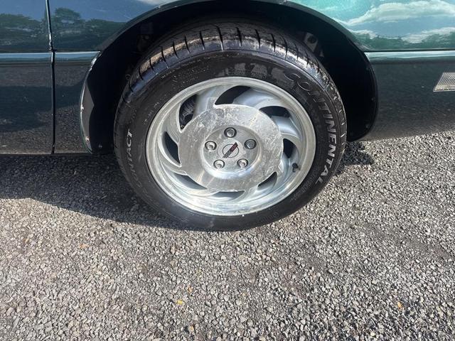 Photo of 1996 POLO GREEN Chevrolet Corvette