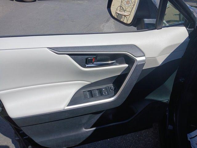 Photo of 2022 Midnight Black Metallic Toyota RAV4 Hybrid