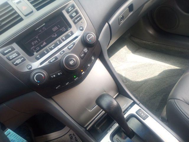 Photo of 2006 Graphite Pearl Honda Accord