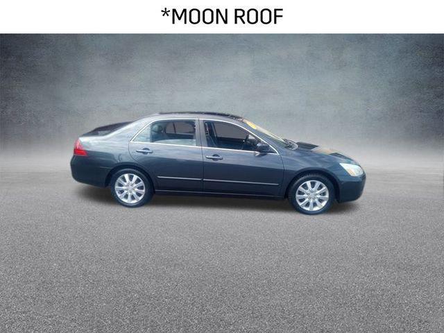 Photo of 2006 Graphite Pearl Honda Accord
