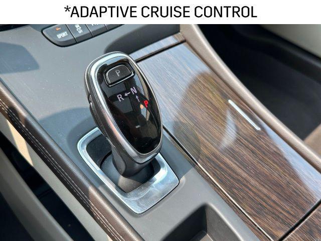 Photo of 2017 White Frost Tricoat Buick LaCrosse