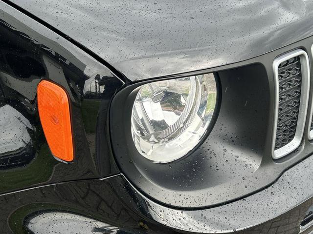 Photo of 2022 Black Clearcoat Jeep Renegade