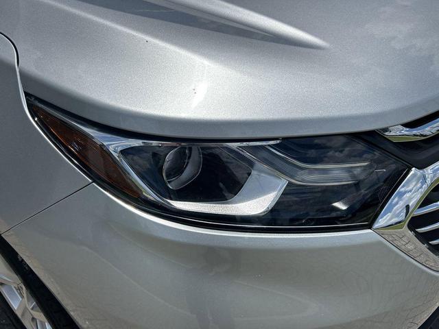 Photo of 2021 Silver Ice Metallic Chevrolet Equinox