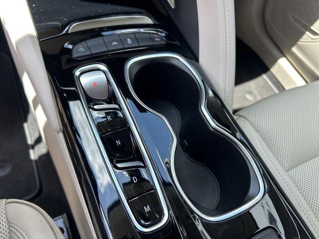 Photo of 2022 Summit White Buick Envision