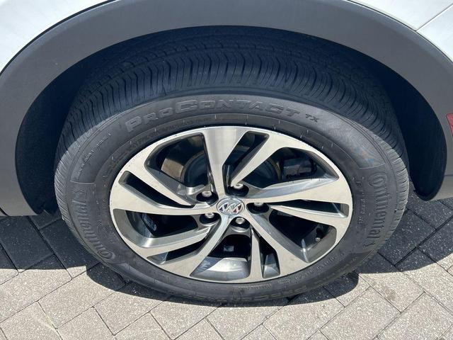 Photo of 2022 Summit White Buick Envision