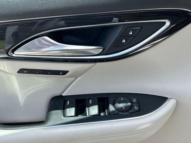 Photo of 2022 Summit White Buick Envision