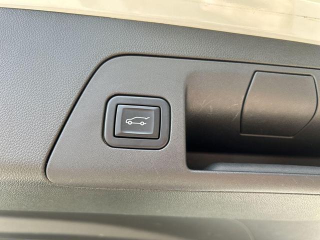 Photo of 2022 Summit White Buick Envision