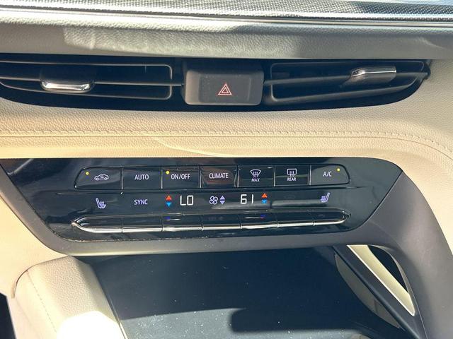 Photo of 2022 Summit White Buick Envision