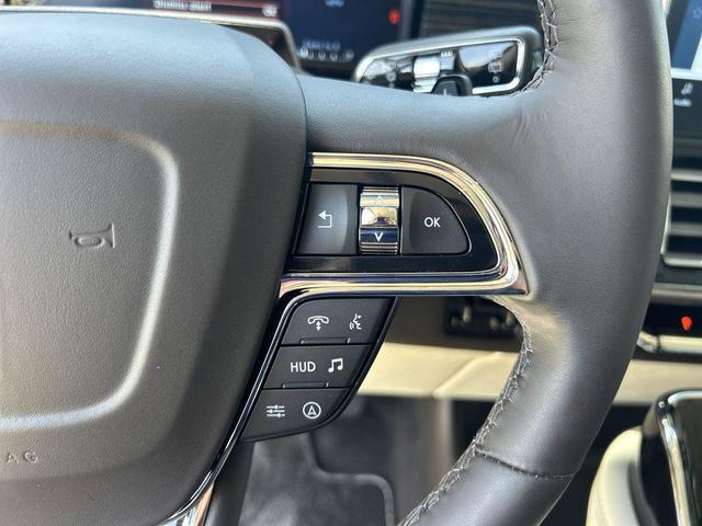 Photo of 2024 Black Metallic Lincoln Navigator