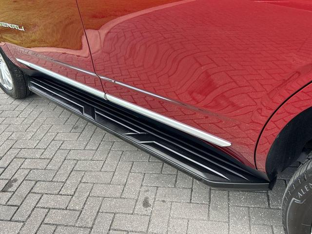 Photo of 2024 Volcanic Red Tintcoat GMC Yukon