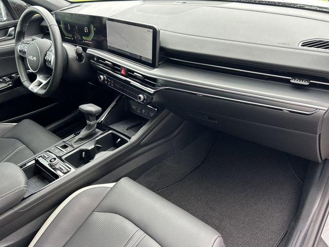 Photo of 2025 Wolf Gray Kia K5