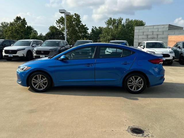 Photo of 2018 Electric Blue Hyundai ELANTRA