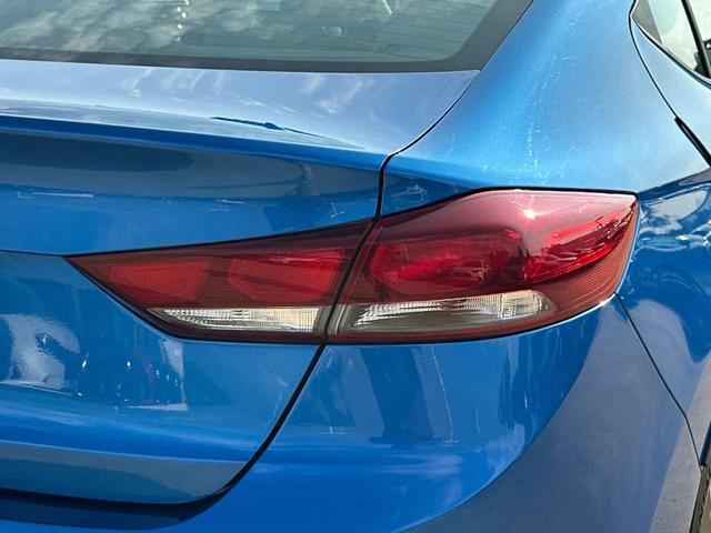 Photo of 2018 Electric Blue Hyundai ELANTRA