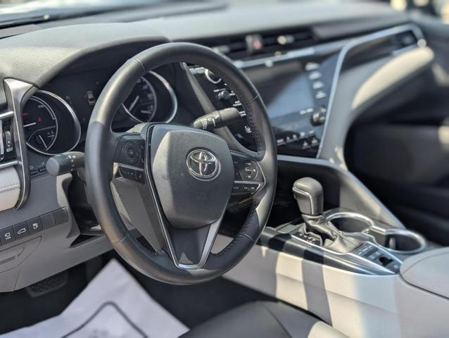 Photo of 2018 Midnight Black Toyota Camry Hybrid