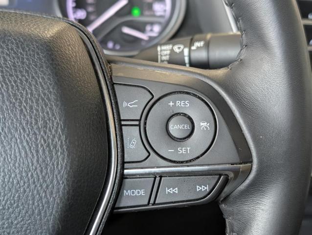 Photo of 2018 Midnight Black Toyota Camry Hybrid